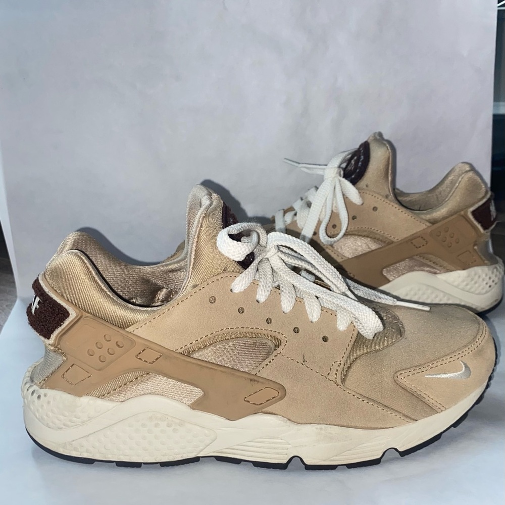 Nike Air Huaraches Run Desert Sail/ Men’s Size 8